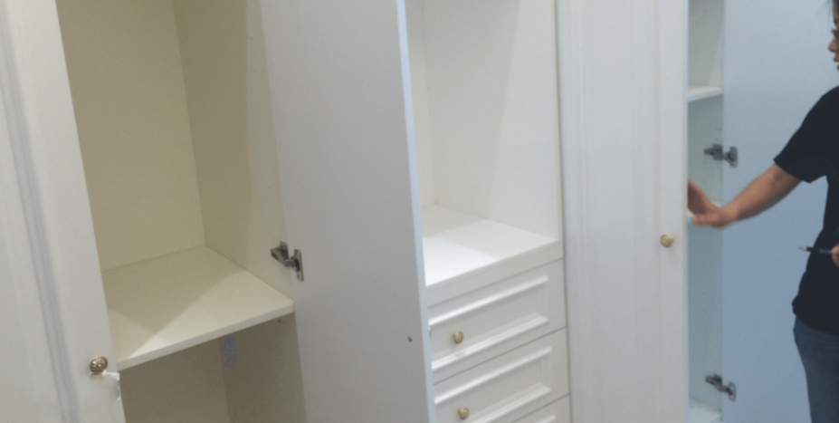  柜門(mén)板、線條表面是否有明顯破損?